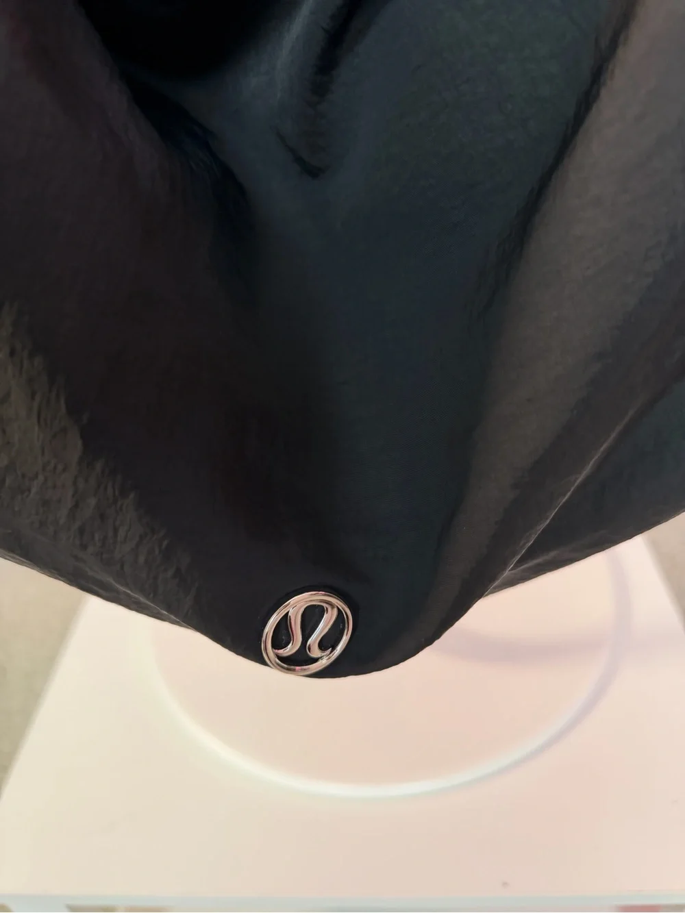Lululemon Convertible Ruched Crossbody Bag Large 16L - Picture 3 of 13